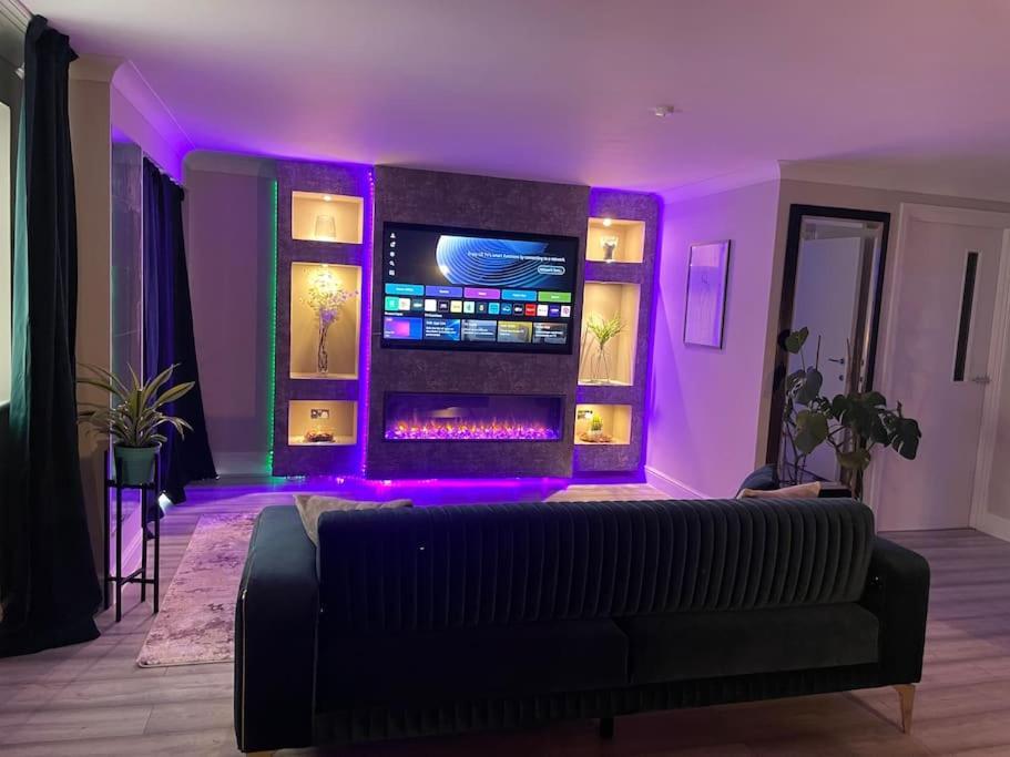 The Exclusive Jacuzzi Apartment Birmingham Exterior photo